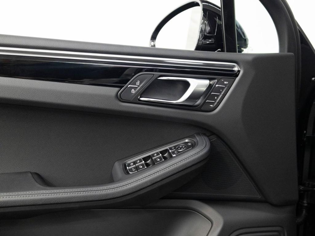 صورة مصغرة 19 لـ 2026 Porsche MACAN BASE