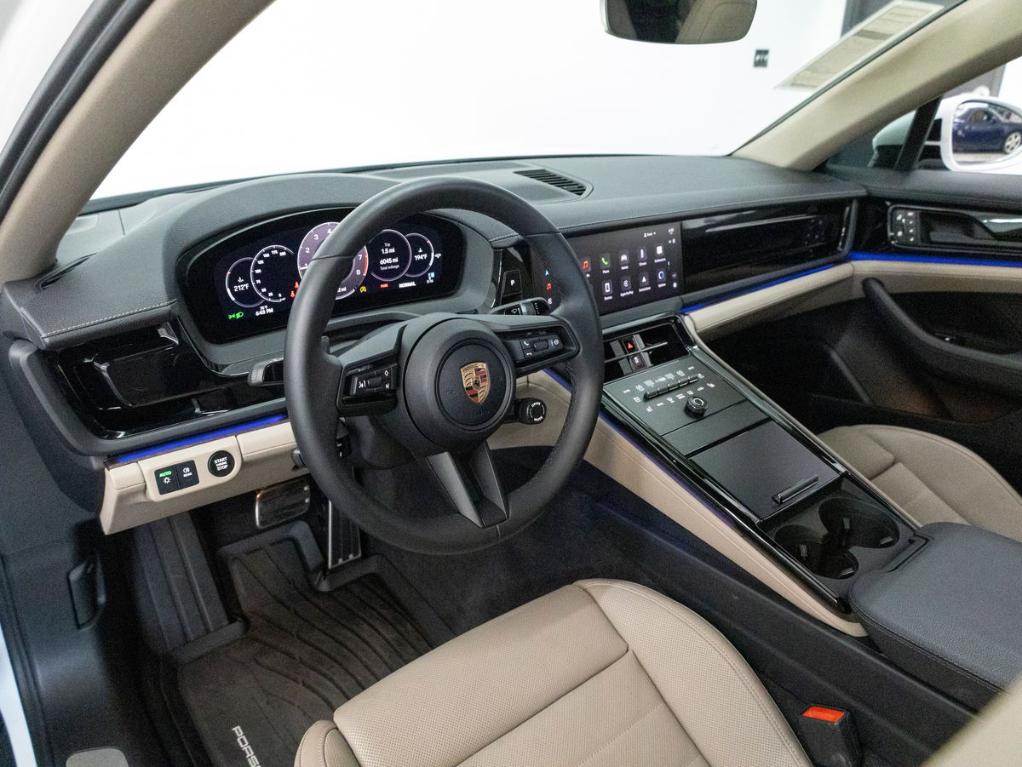 صورة 4 لـ 2025 Porsche PANAMERA 4