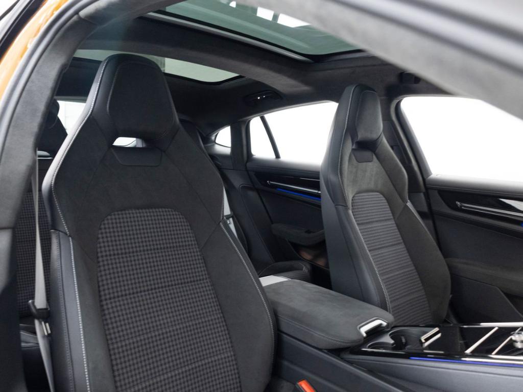 2025 Porsche PANAMERA TURBO S — миниатюра 27
