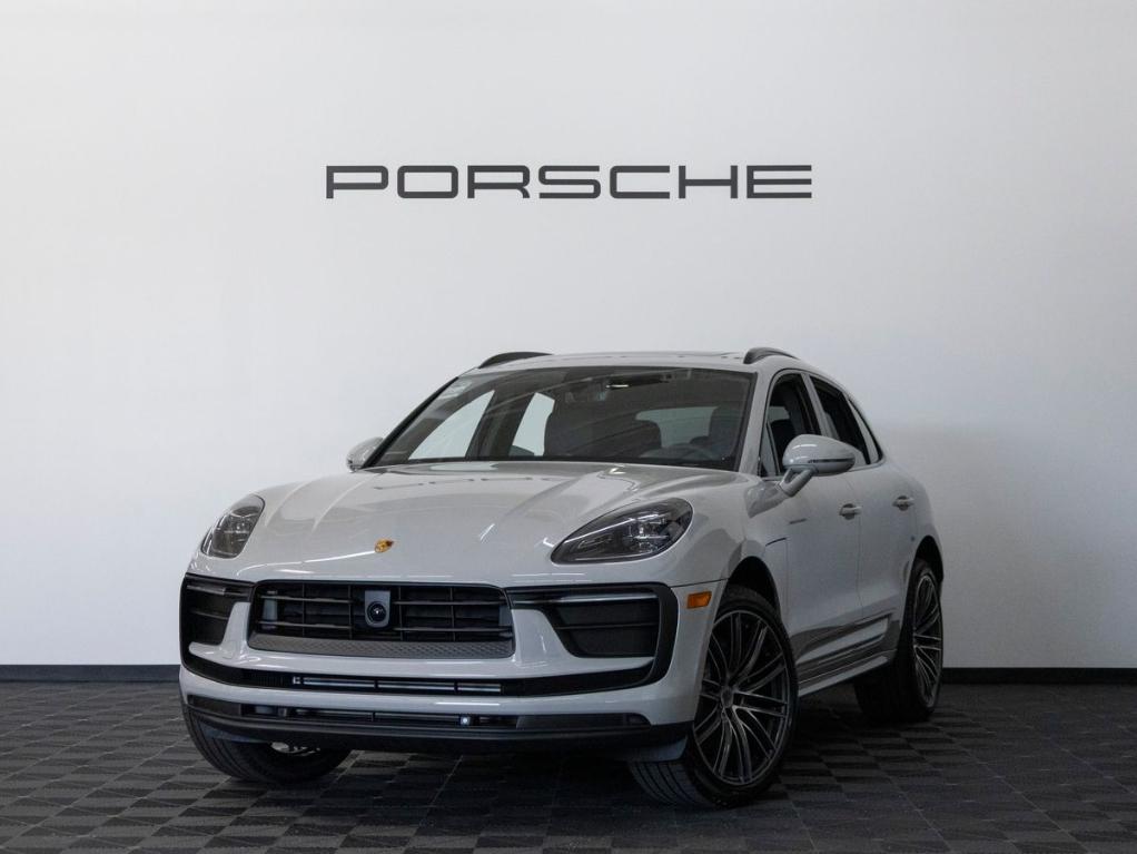 New 2026 Porsche Macan Base