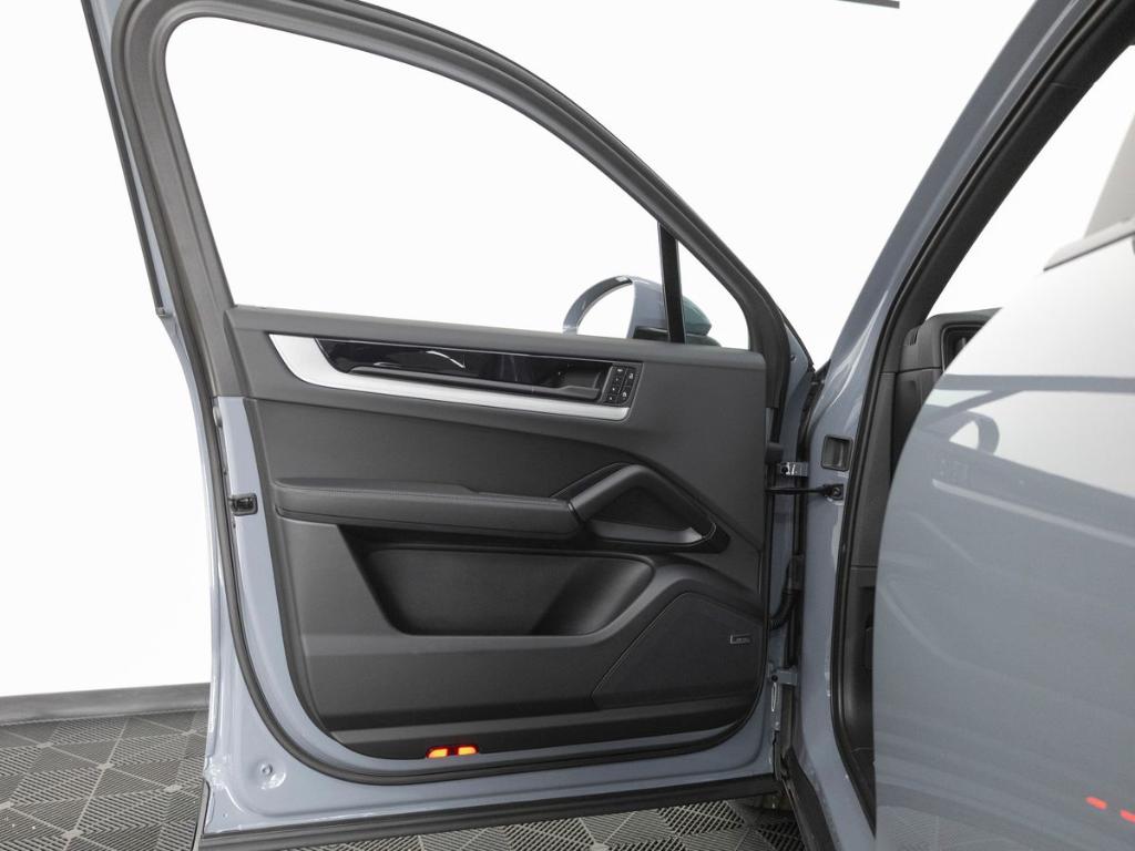 صورة مصغرة 15 لـ 2026 Porsche CAYENNE AWD