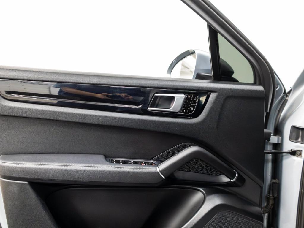 2020 Porsche CAYENNE AWD 缩略图 25
