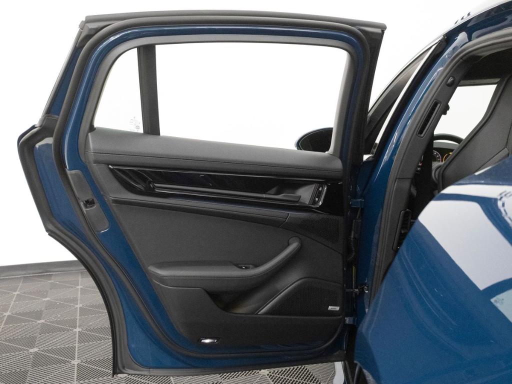 صورة مصغرة 30 لـ 2026 Porsche PANAMERA 4