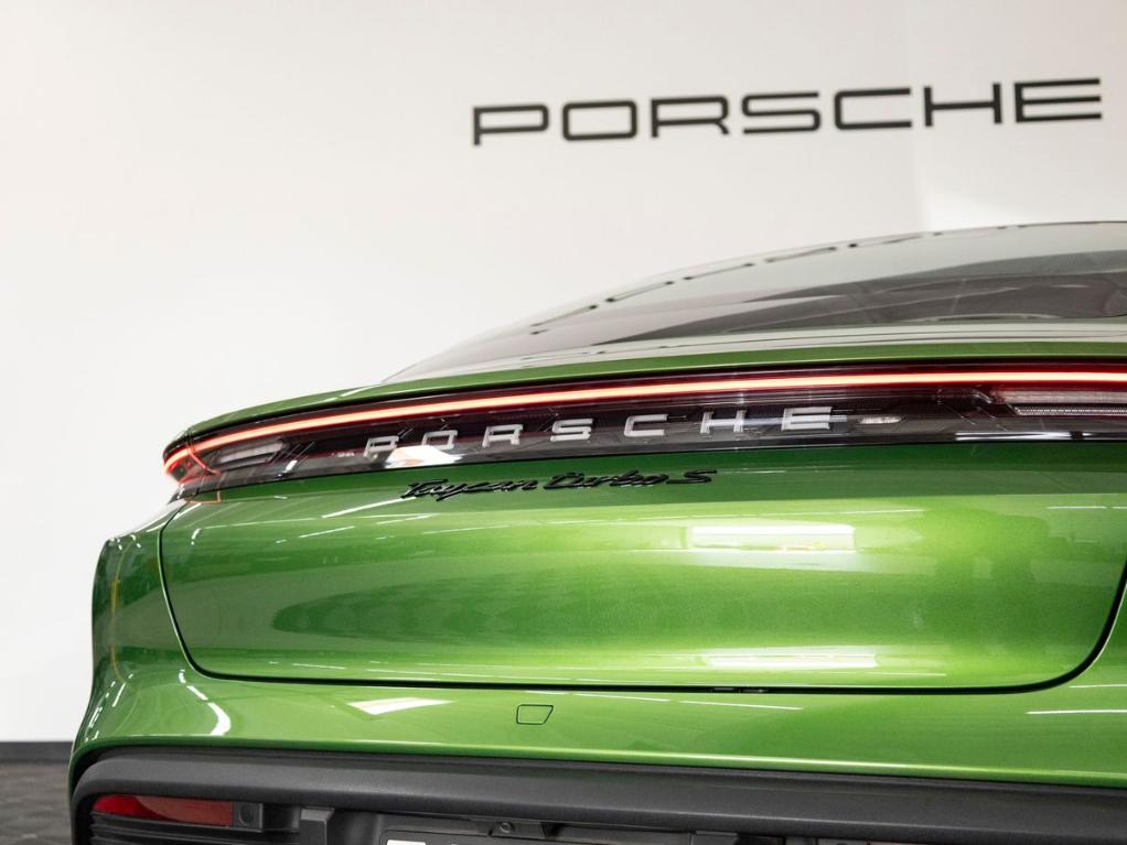 2022 Porsche TAYCAN TURBO S — фото 12