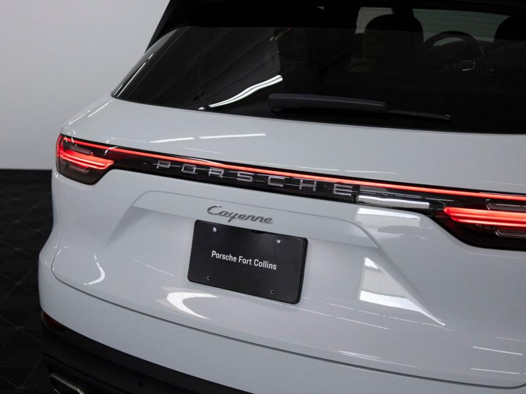 2023 Porsche CAYENNE BASE — миниатюра 13