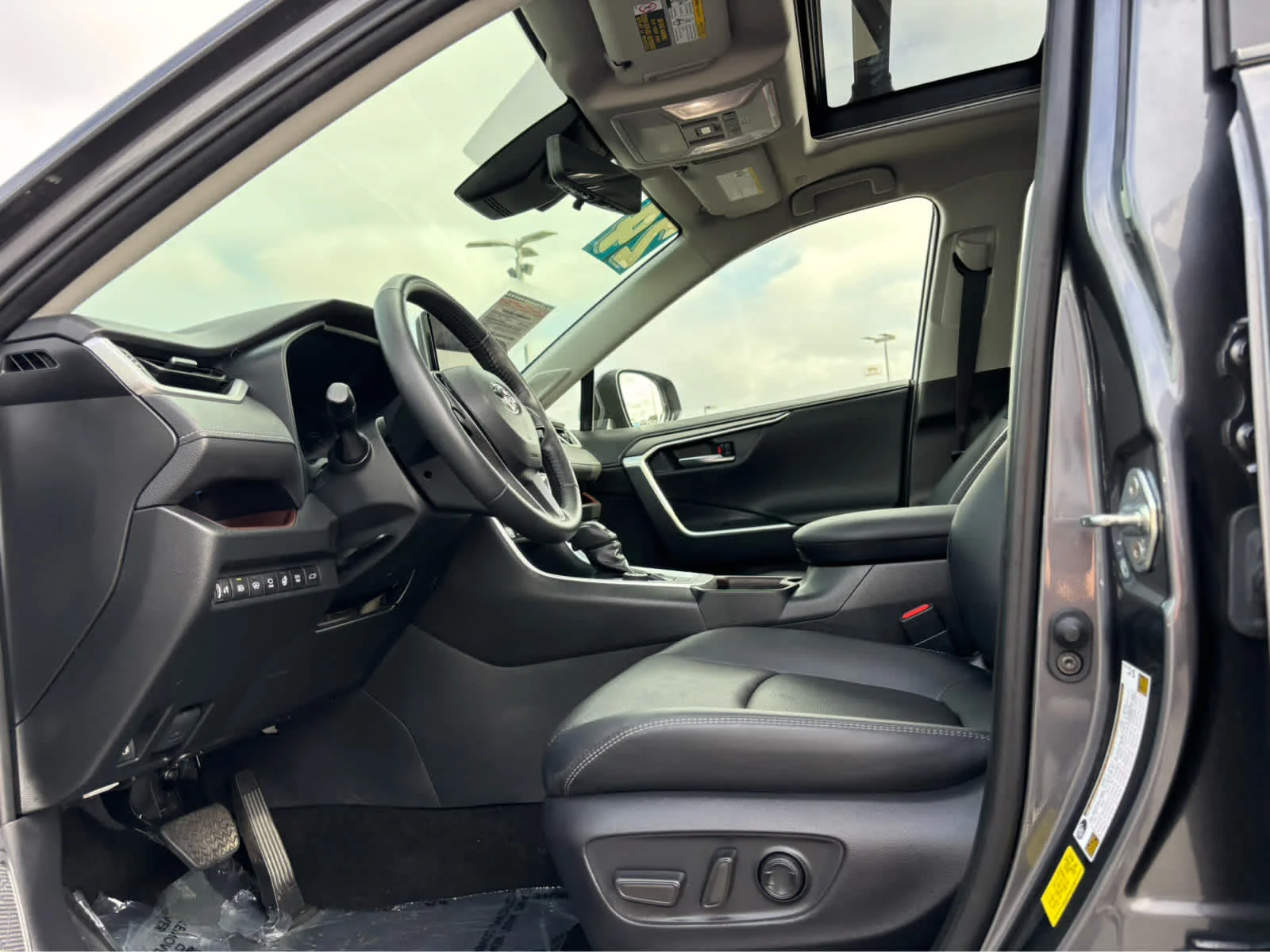 2024 Toyota RAV4 HYBRID LIMITED — фото 10