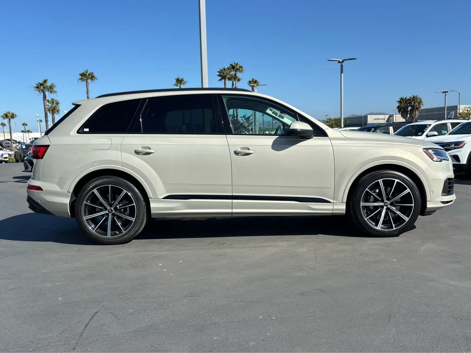 صورة 2 لـ 2023 AUDI Q7 PRESTIGE