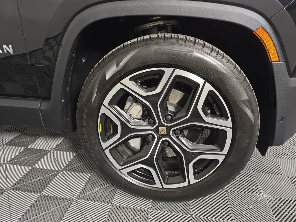 صورة 11 لـ 2024 Rivian R1S ADVENTURE PACKAGE