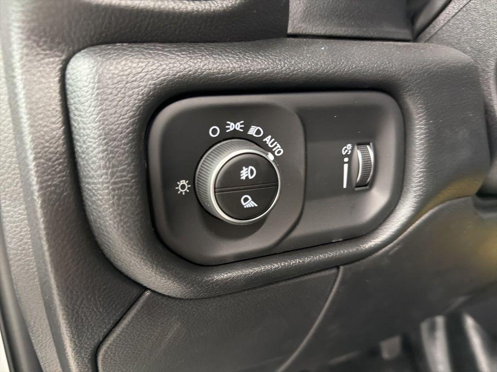 صورة مصغرة 21 لـ 2026 RAM 2500 TRADESMAN