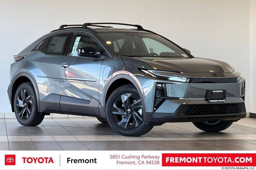 New 2026 Toyota C-HR SE