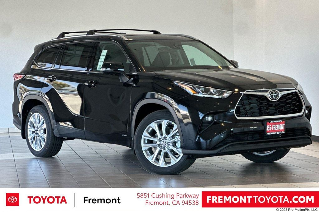 New 2026 Toyota Highlander Hybrid Limited