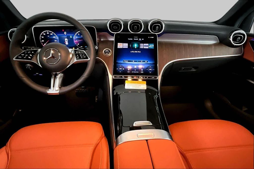 صورة 8 لـ 2026 Mercedes-BENZ GLC