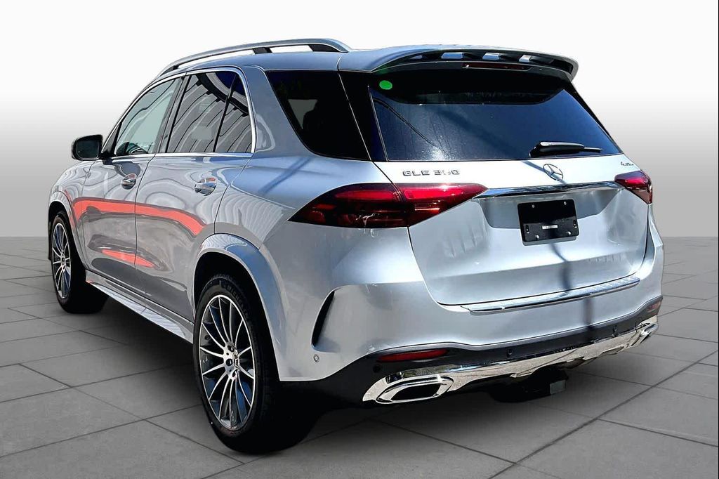 2026 Mercedes-BENZ GLE — фото 4