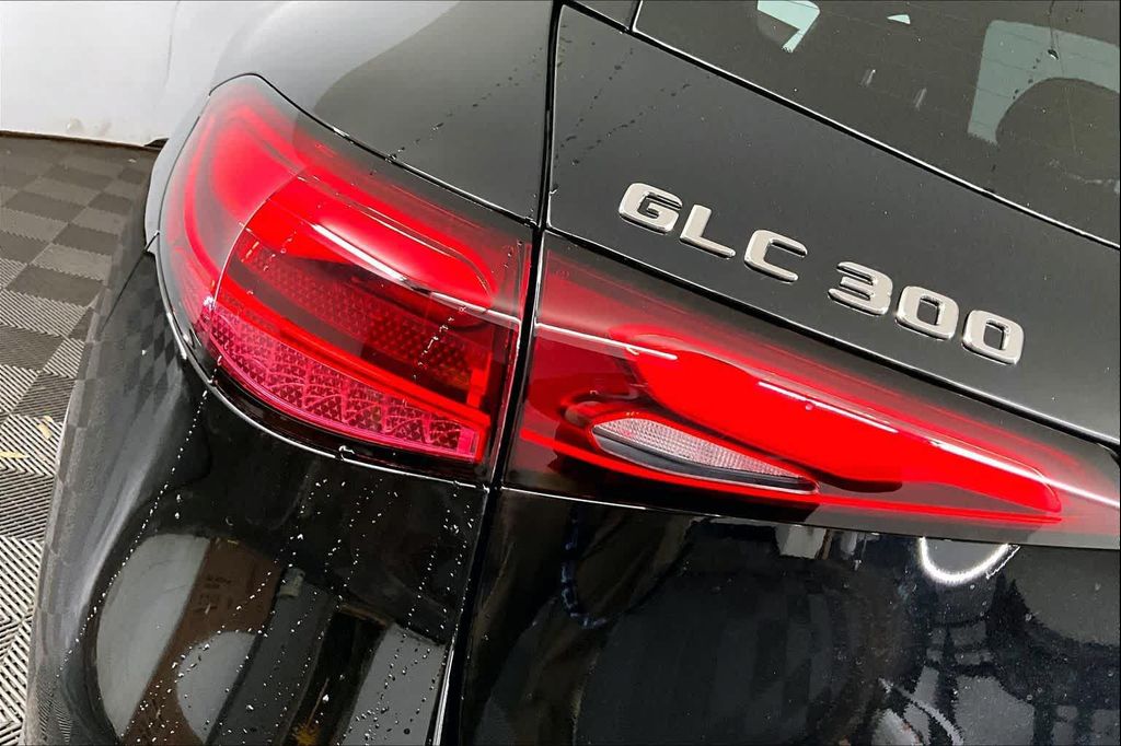 2026 Mercedes-BENZ GLC — фото 6