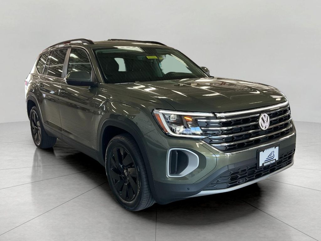 New 2026 Volkswagen Atlas 2.0T SE w/Technology 4MOTION
