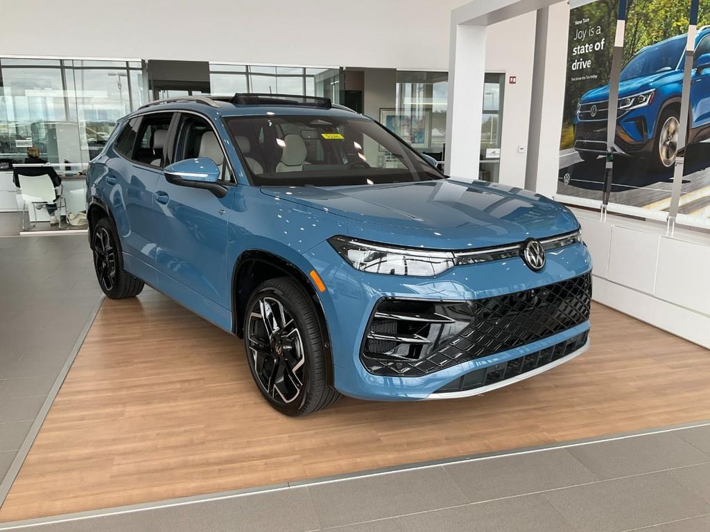 New 2026 Volkswagen Tiguan 2.0T SEL R-Line 4MOTION