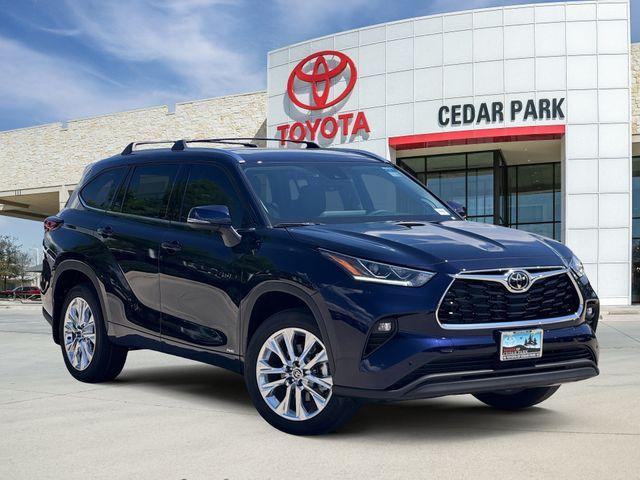 New 2026 Toyota Highlander Hybrid Limited