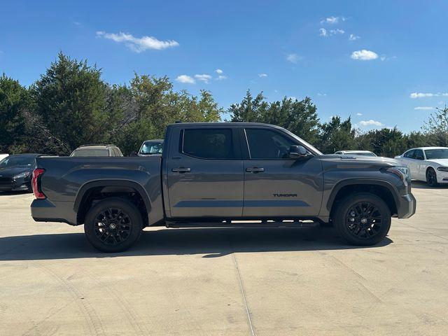 TOYOTA TUNDRA - 4