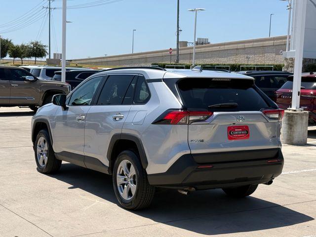 صورة 7 لـ 2025 Toyota RAV4 XLE