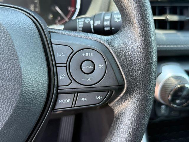 صورة مصغرة 18 لـ 2025 Toyota RAV4 XLE
