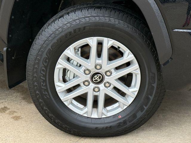 TOYOTA TUNDRA - 2