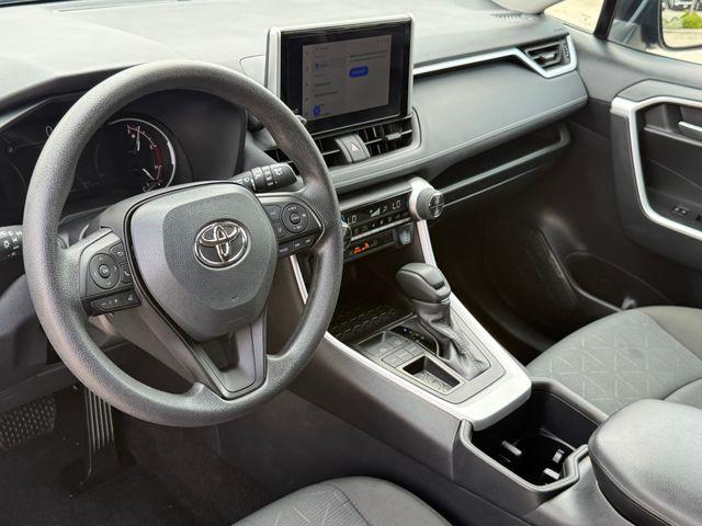 TOYOTA RAV4 - 10
