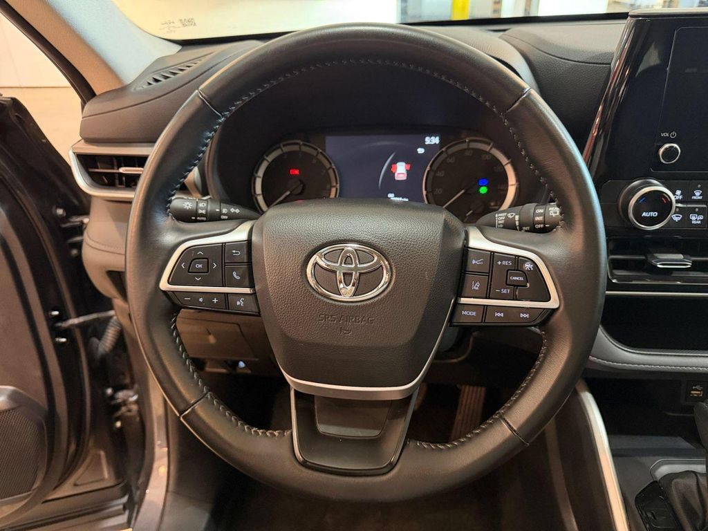 2025 Toyota HIGHLANDER LE 缩略图 24