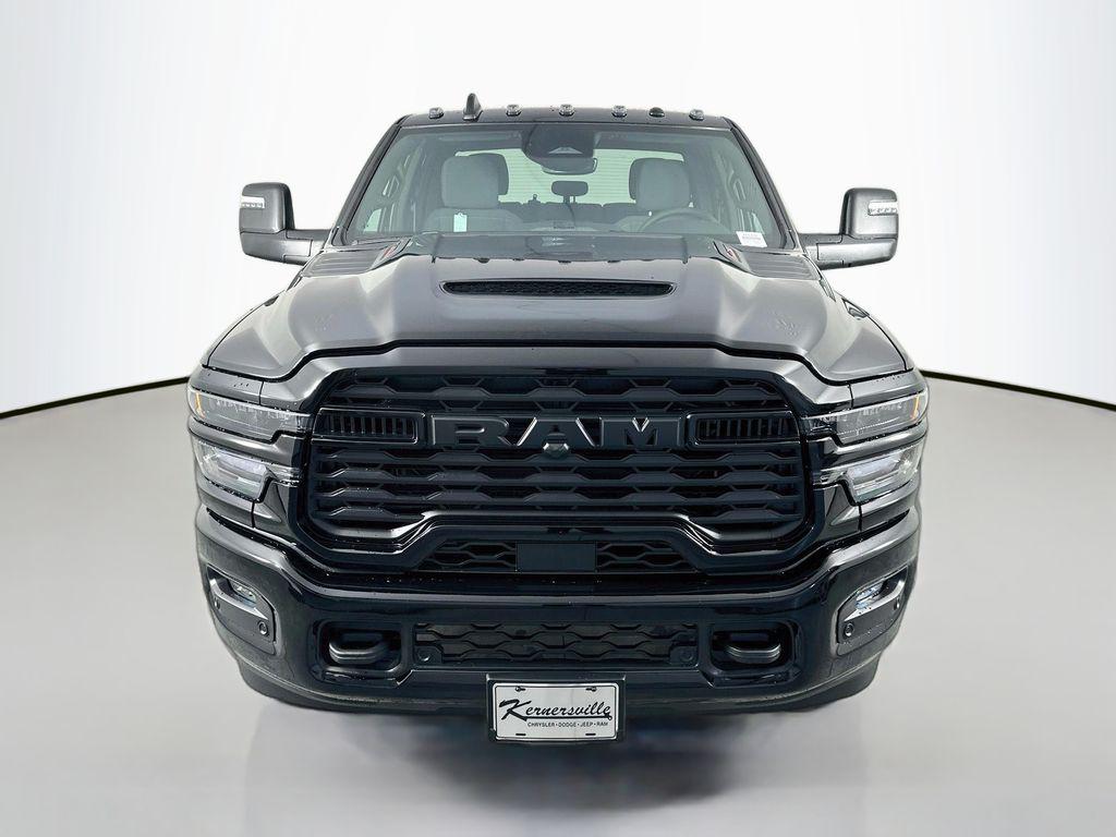 صورة 2 لـ 2026 RAM 2500 BIG HORN CREW CAB 4X4 6'4' BOX