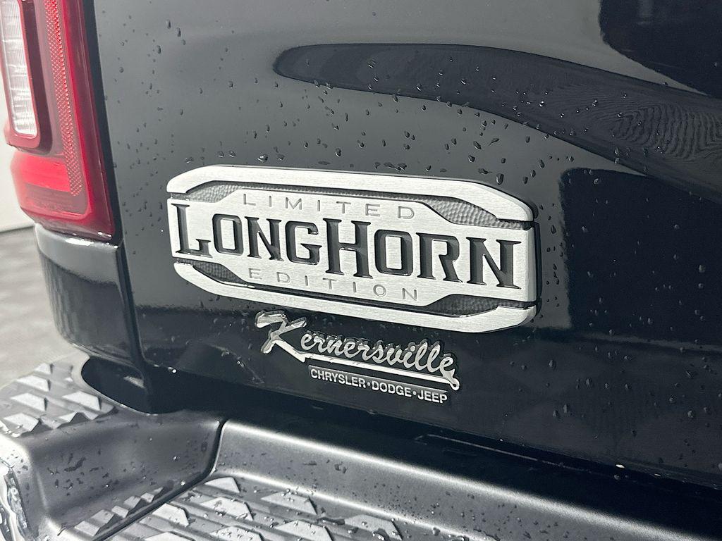 صورة مصغرة 21 لـ 2026 RAM 3500 LONGHORN