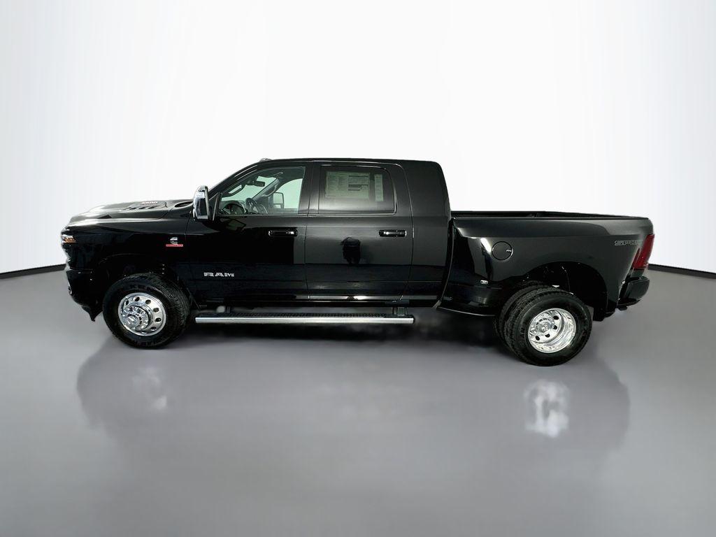 صورة 4 لـ 2026 RAM 3500 LARAMIE MEGA CAB 4X4 6'4' BOX