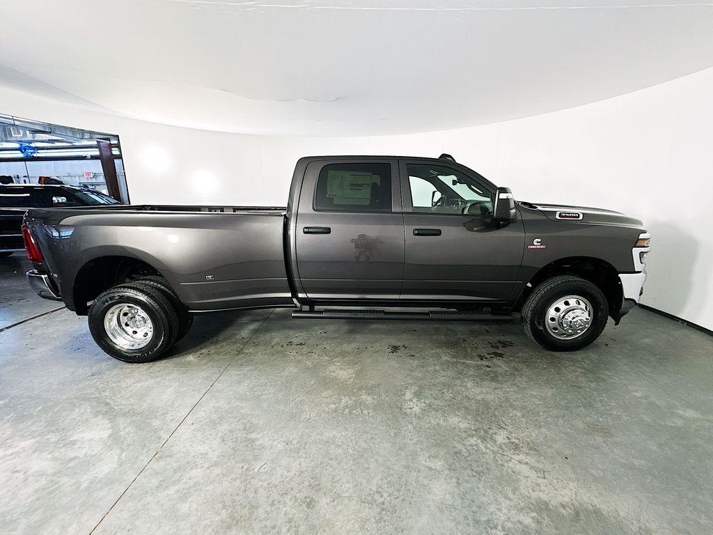 صورة 8 لـ 2026 RAM 3500 TRADESMAN CREW CAB 4X4 8' BOX