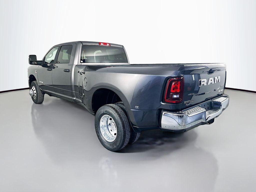 صورة 5 لـ 2026 RAM 3500 BIG HORN CREW CAB 4X4 8' BOX