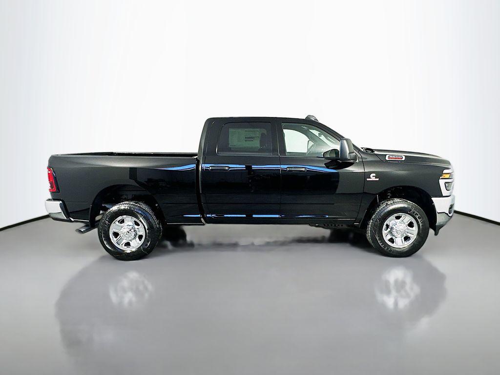 صورة 8 لـ 2026 RAM 3500 TRADESMAN CREW CAB 4X4 6'4' BOX
