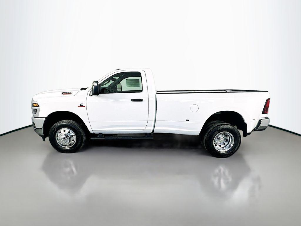 صورة 4 لـ 2026 RAM 3500 TRADESMAN REGULAR CAB 4X4 8' BOX