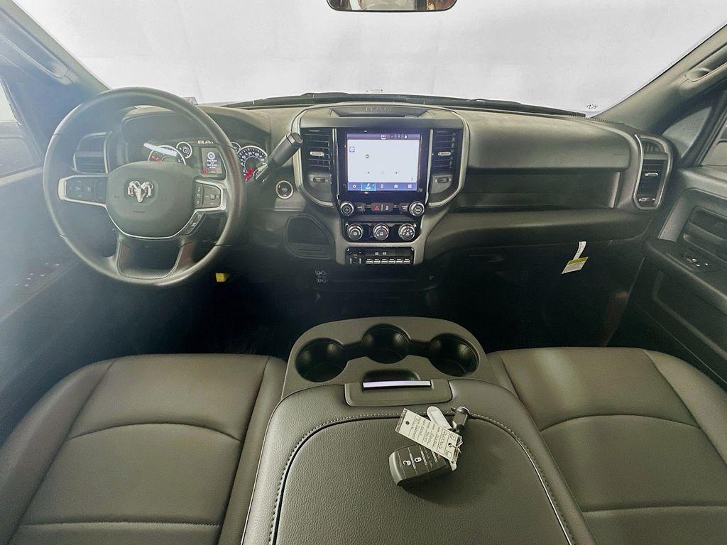 2026 RAM 3500 TRADESMAN photo 9
