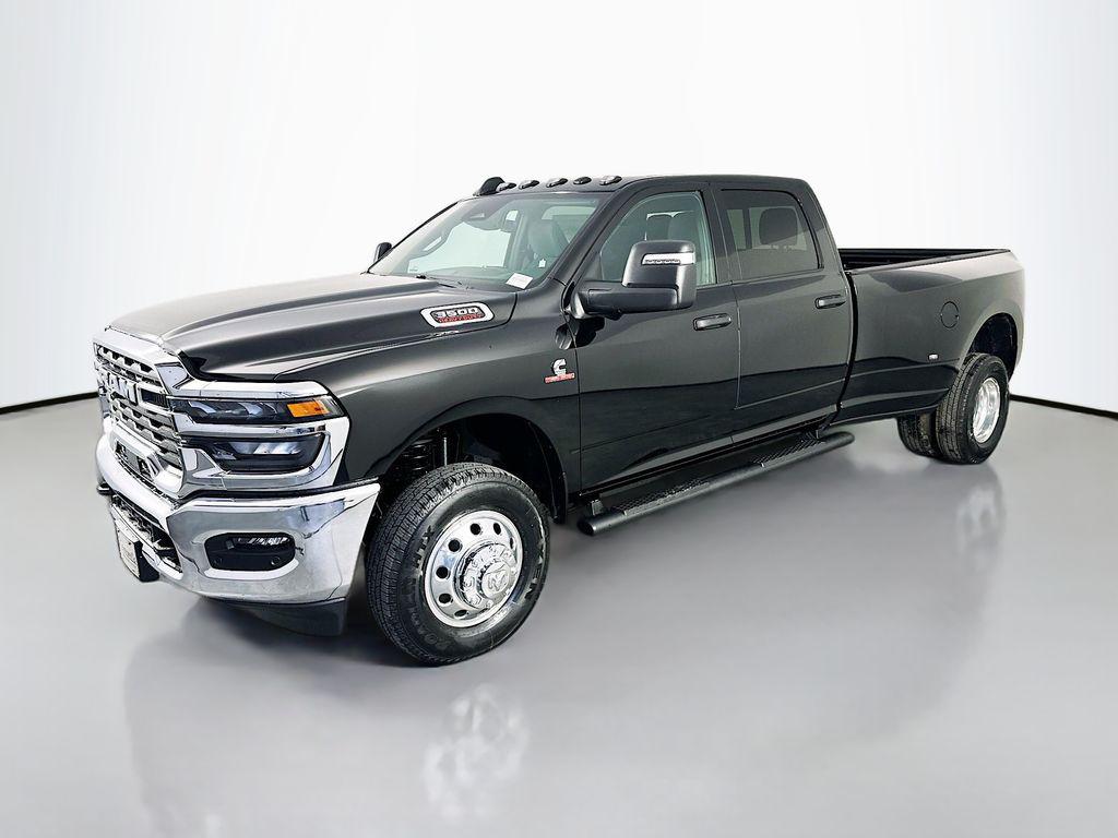 2026 RAM 3500 TRADESMAN CREW CAB 4X4 8' BOX photo 3