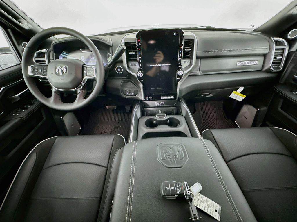 صورة 9 لـ 2026 RAM 2500 LARAMIE MEGA CAB 4X4 6'4' BOX