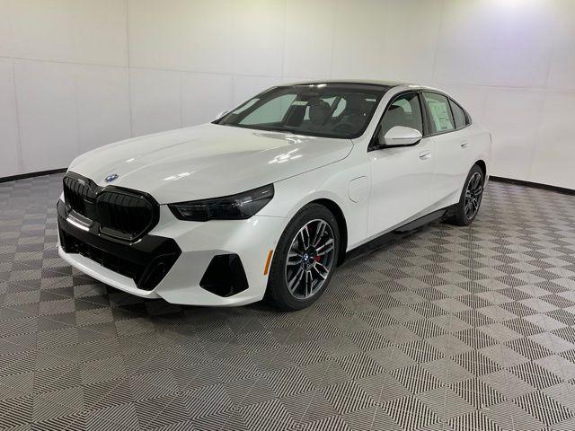 New 2026 BMW 550e xDrive