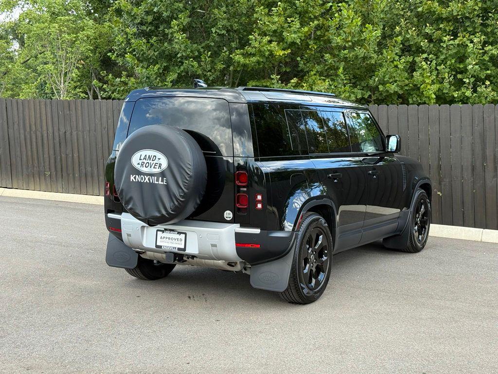 صورة 6 لـ 2025 LAND Rover DEFENDER 110 P400 S