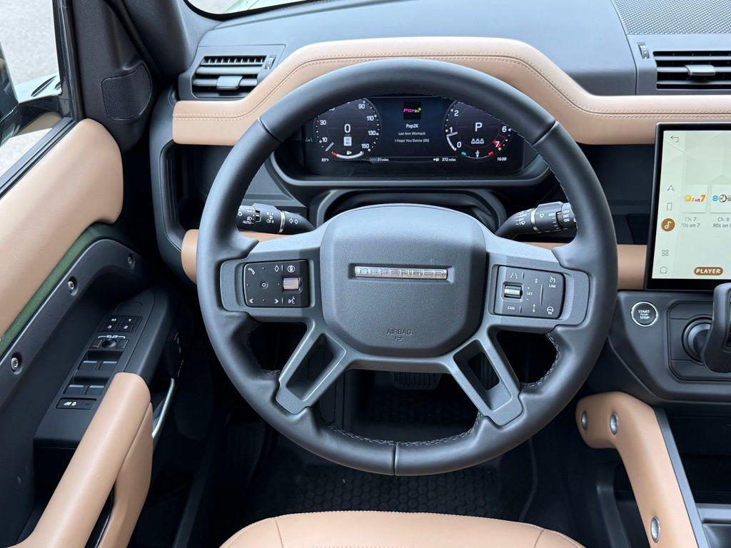 2026 LAND Rover DEFENDER P300 S — миниатюра 16