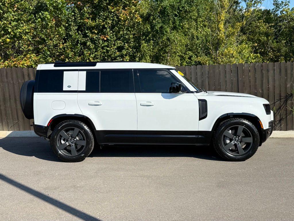 صورة 6 لـ 2024 LAND Rover DEFENDER 110 P400 X-DYNAMIC SE