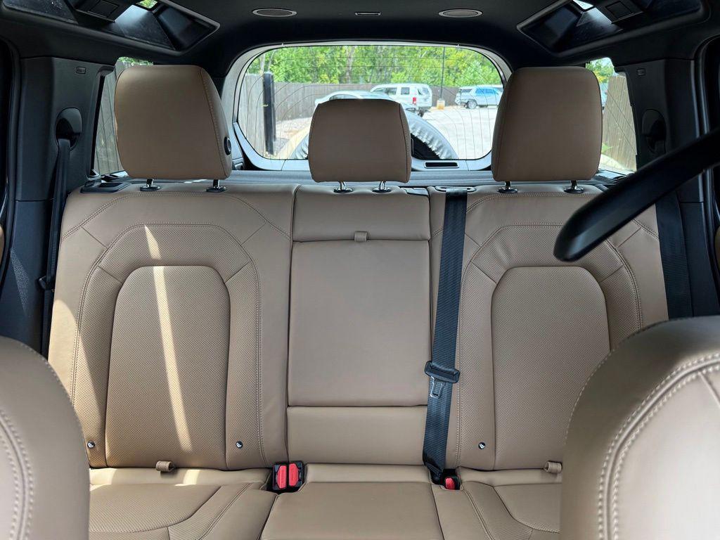 2026 LAND Rover DEFENDER P400 X-DYNAMIC SE — миниатюра 32