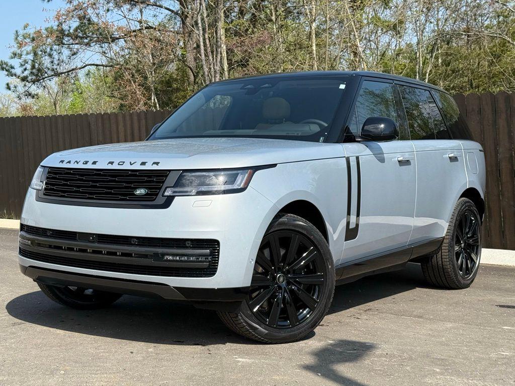 New 2025 Land Rover Range Rover P550e SE