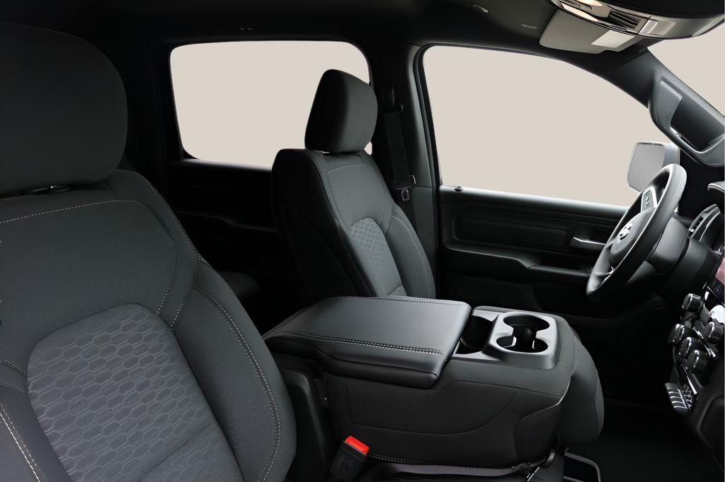 صورة مصغرة 19 لـ 2026 RAM 1500 EXPRESS