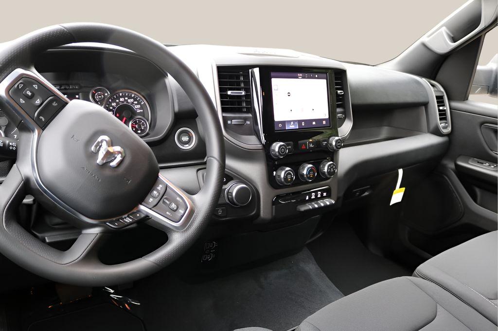 صورة مصغرة 13 لـ 2026 RAM 1500 EXPRESS