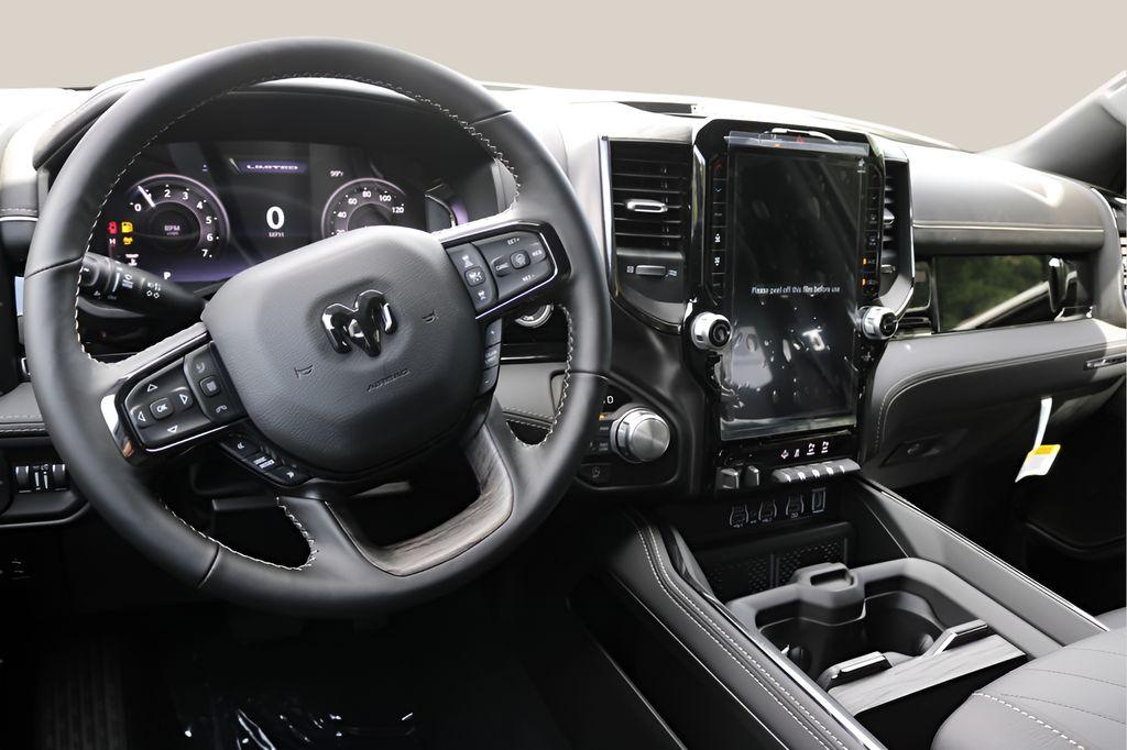 صورة مصغرة 15 لـ 2026 RAM 1500 LIMITED