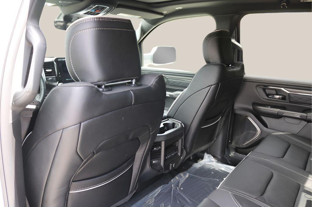صورة مصغرة 16 لـ 2026 RAM 1500 LIMITED
