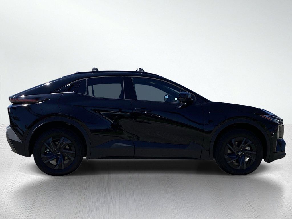 صورة 6 لـ 2026 Toyota C-HR SE