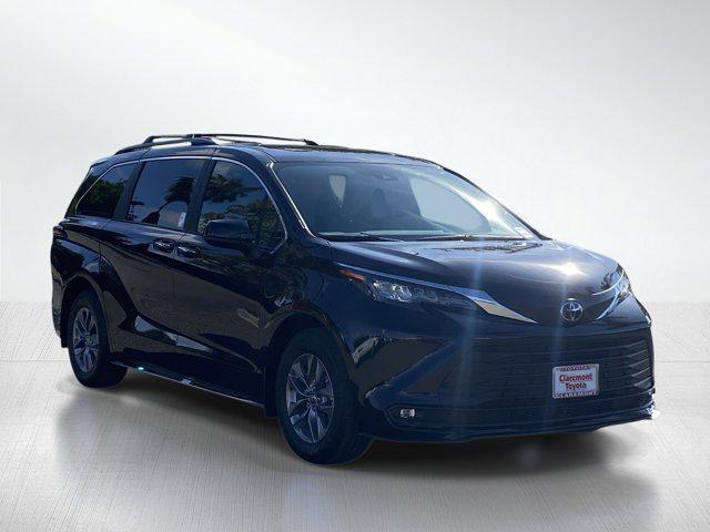 TOYOTA SIENNA - 7