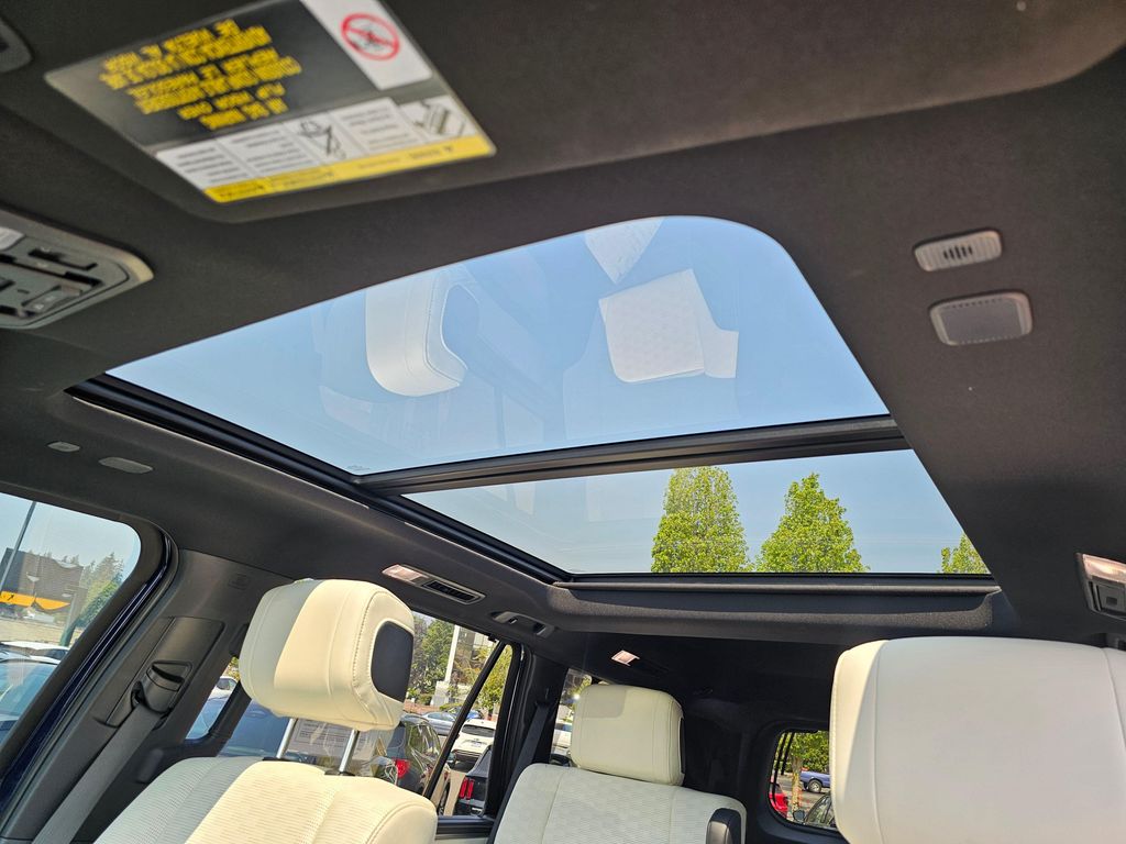2023 Toyota SEQUOIA PLATINUM — фото 11